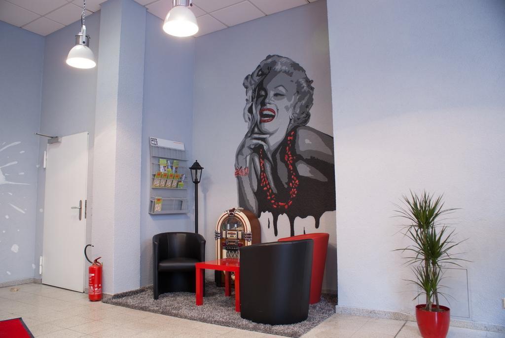Hostel Die Etage East Berlijn Buitenkant foto